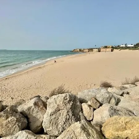 Gatu Sherry, Junto Puerto Deportivo Y Playa 